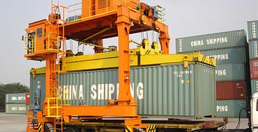 Cần cẩu tự động vận chuyển container