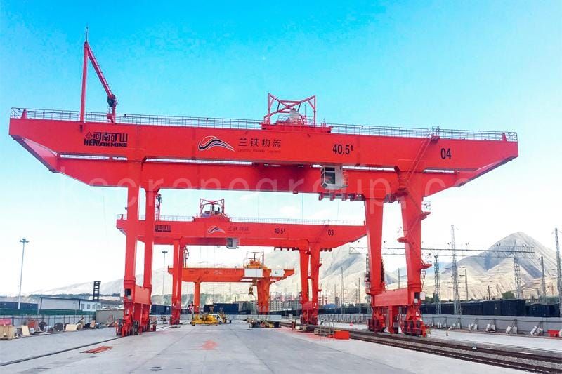 Lanzhou internationalt havneområde jernbanemonteret container portalkran