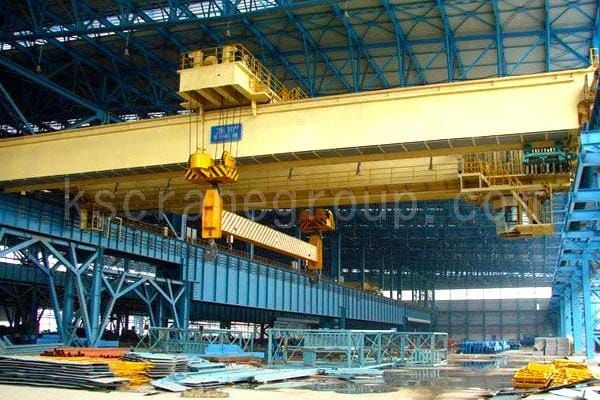 double girder overhead cranes with lifting beams beam perpendicular to the main girder.jpeg