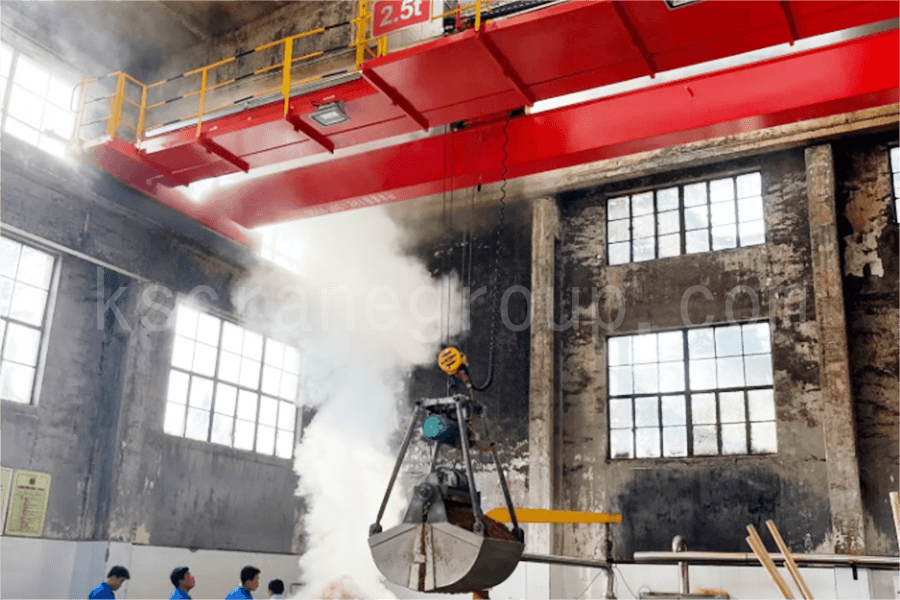 Double girder bridge crane with stainless steel motorized grab 