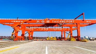 Taicang Port Rail Mounted คอนเทนเนอร์โครงสำหรับตั้งสิ่งของเครน1